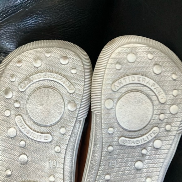 Kids eur size 19 leather Stylish Kids Shoes with firm sole Bopy brand Velcro - Picture 11 of 12